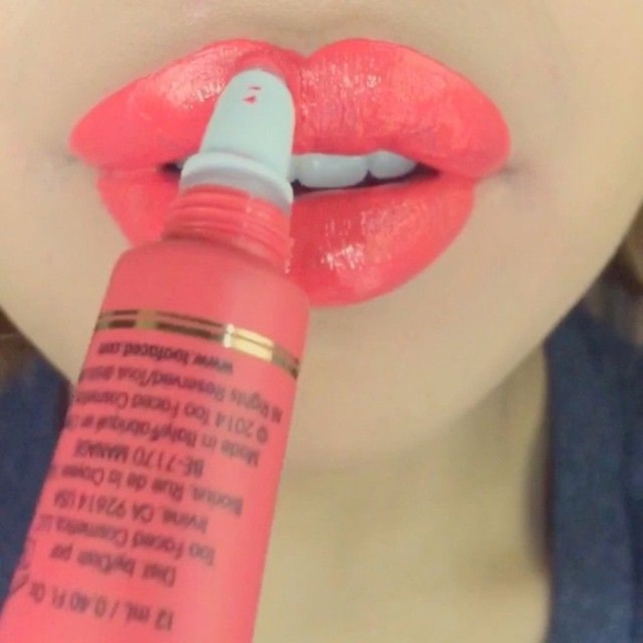 Too Faced "Melted Melon" liquid lipstick - Picture 12 of 12